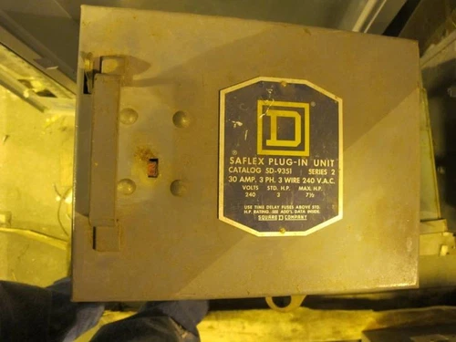 Square D SD-9351, 30 Amp, 240 Volt, 3P3W, SER. 2, Round Bar Bus Plug