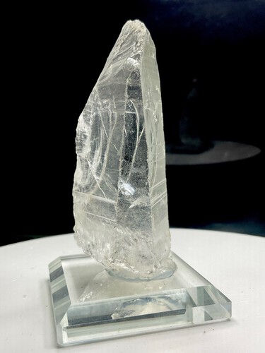 Cristal de cuarzo estriado "Lemuriano" - Minas Gerais, Brasil - Base de exhibición de vidrio - Imagen 13 de 13