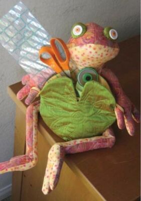 Java House Quilts Pattern~FROG~Frogfolio~10'' HIGH Seated~Notion Holder/Organizer