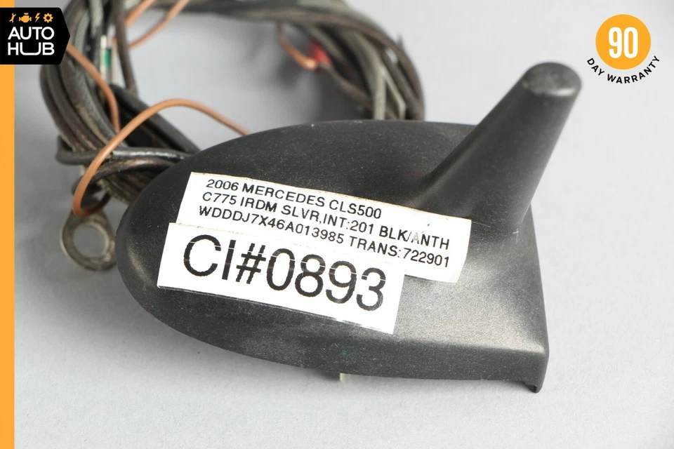 Антенна GPS 03–06 Mercedes W219 CLS500 E350 E320 Roof Shark Fin 2118203675 от оригинального производителя - Изображение 2 из 4