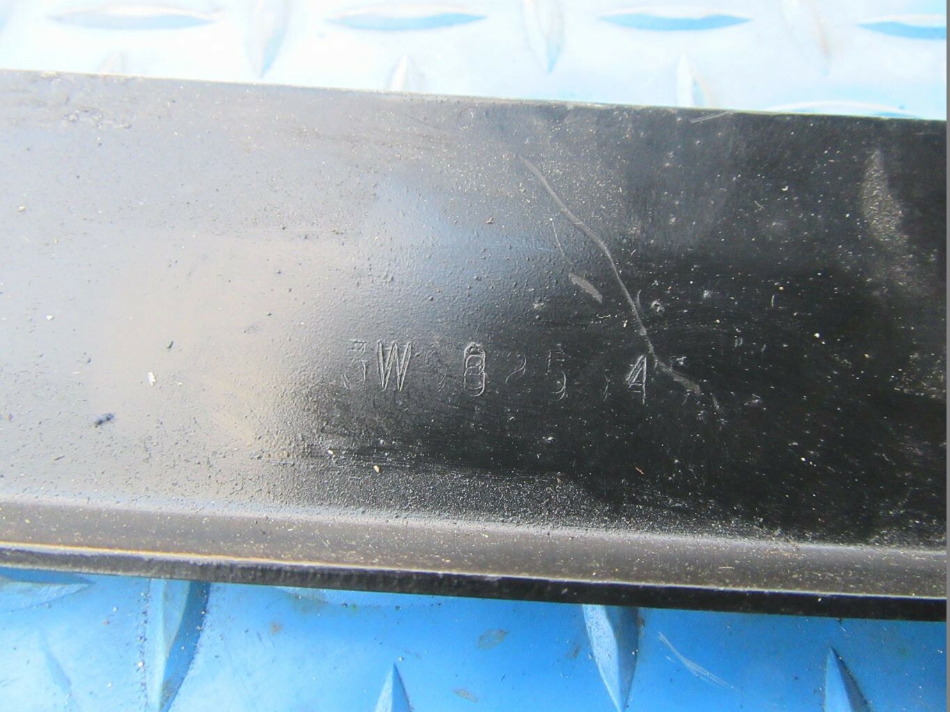Bentley Continental Flying Spur GT undershield bracket #1332
