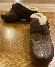 JBU By Jambu Sweden Women’s 6 M Shoes Wedge Clogs Faux Fur Vegan Leather Buckles