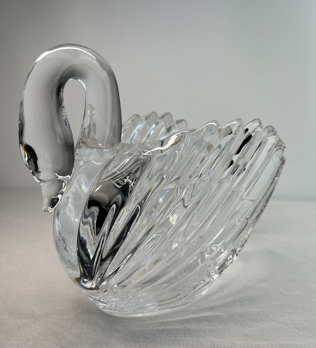 Gloria Vanderbilt 24% Lead Crystal Glass Swan Candy Dish Bowl