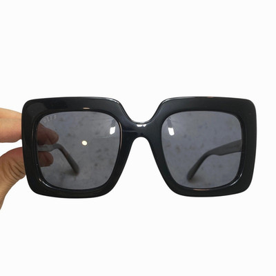 DIFF Eyewear Polarized Sunglasses Black Gray Square Sasha Oversized