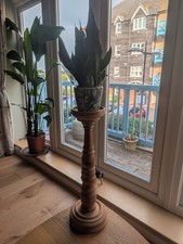 Solid pine Plant Stand , 1980s Style In Good Condition