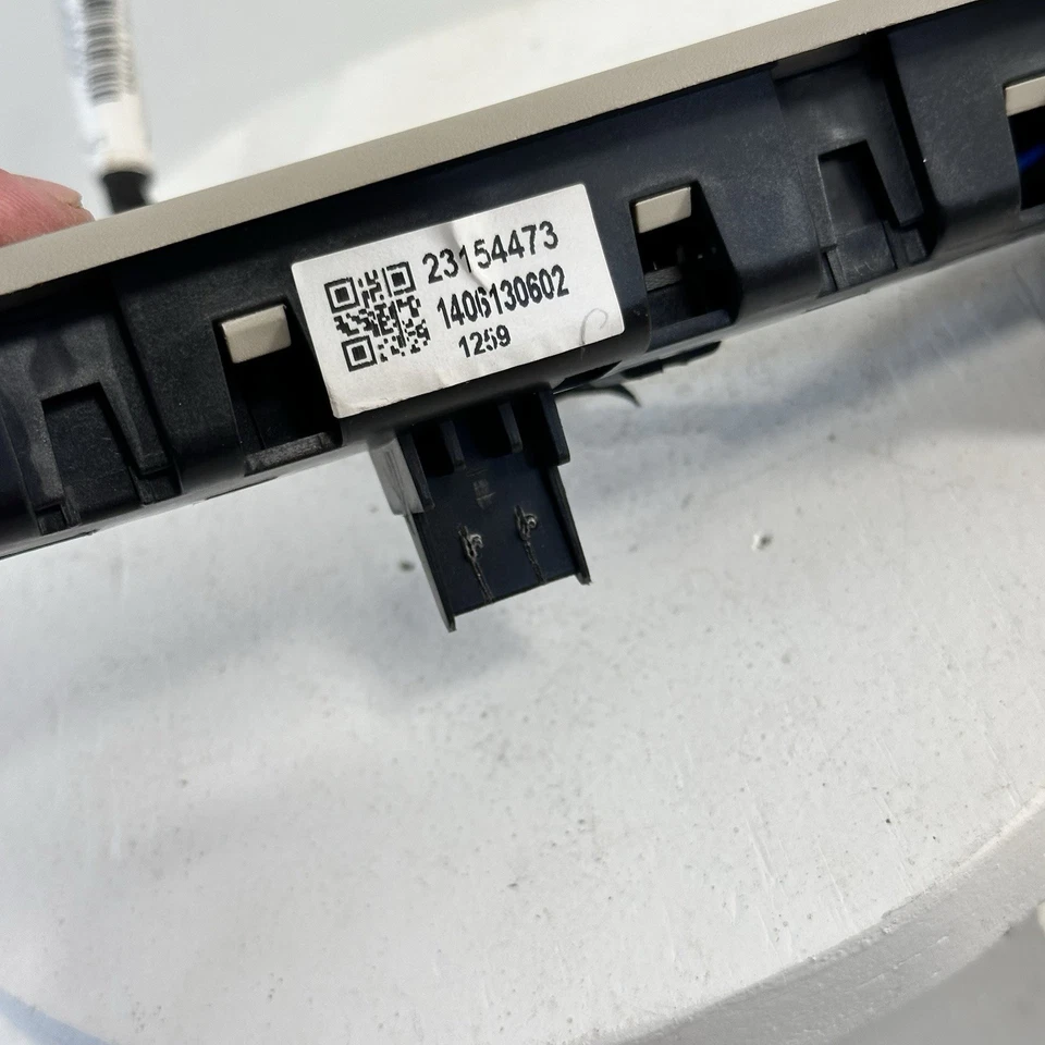 2 件全新通用 2015 - 2021 Express Savana Cargo Van Center 圆顶灯总成 23154473 — 第 4/4 张图片