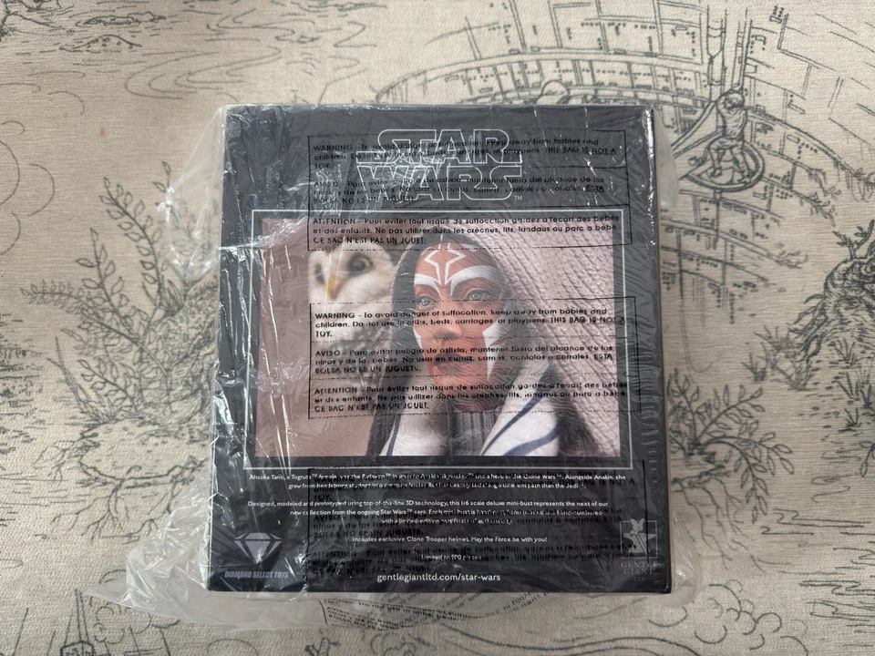 GENTLE GIANT STAR WARS AHSOKA TANO (DELUXE) 1:6 SCALE MINI-BUST 330/500 - Image 3 of 3