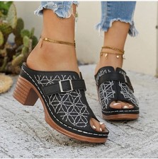 Womens Size 8 Black Embroidered Open Toe Mule Sandals Chunky Block Heel  NEW
