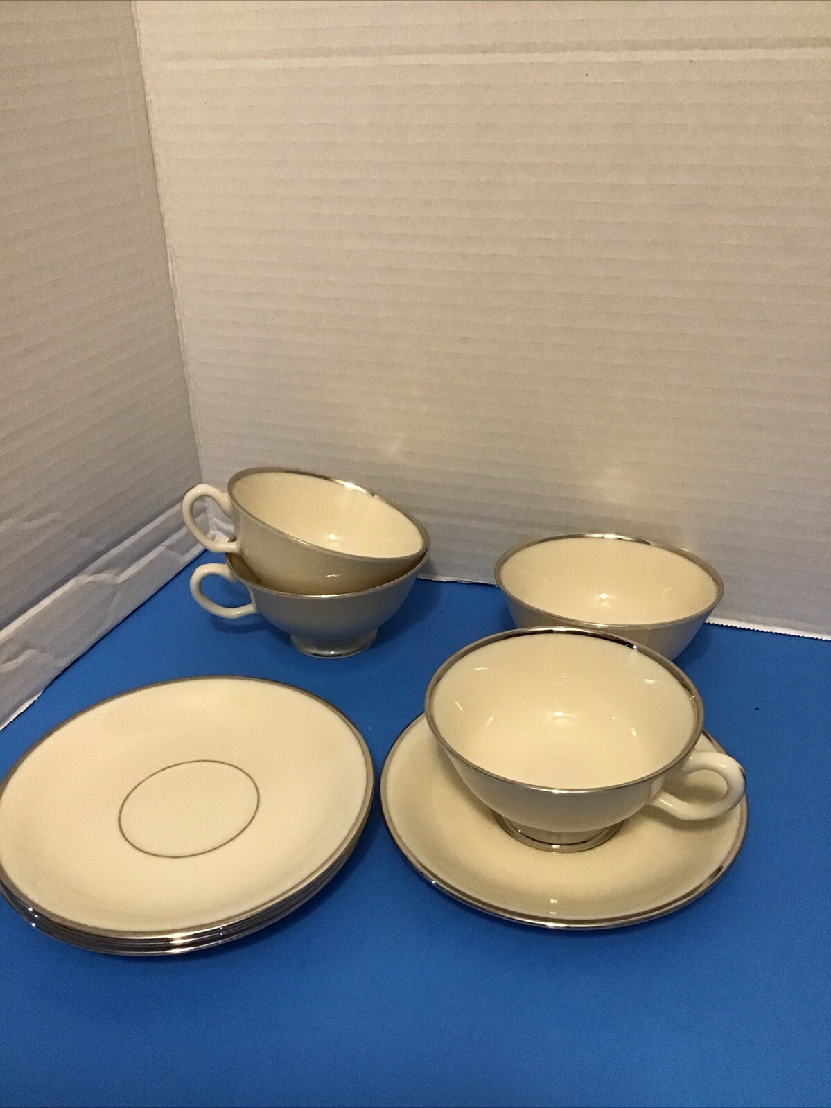 Picture 1 of 4