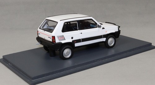 Schuco Pro.R Fiat Panda 4x4 in White 1989 43U00052 1/43 NEW - Picture 2 of 3
