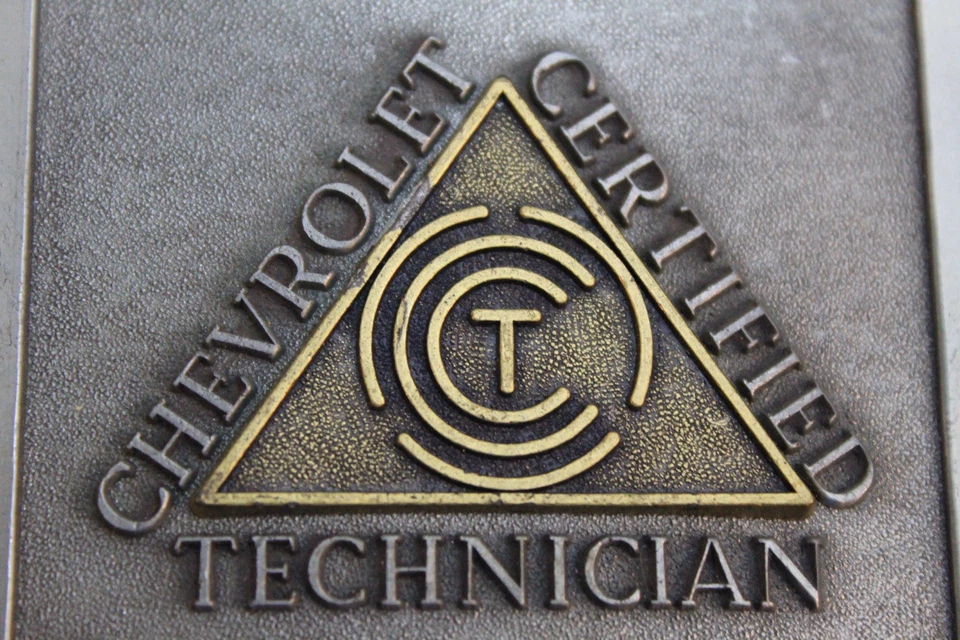 NOS Chevrolet Certified Technician Belt Buckle Accessory In Box Foto 3 de 4