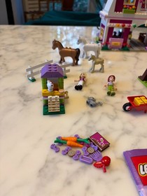 LEGO FRIENDS: Heartlake Stables (3189), added 41039 stable
