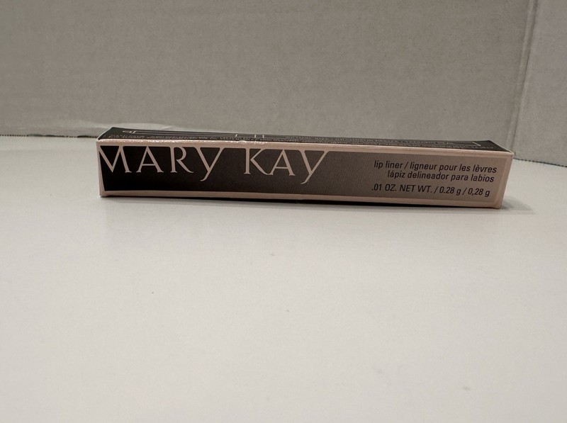 Mary Kay Lip Liner Cinnamon Neutral Pencil .01 oz New in Box 014730