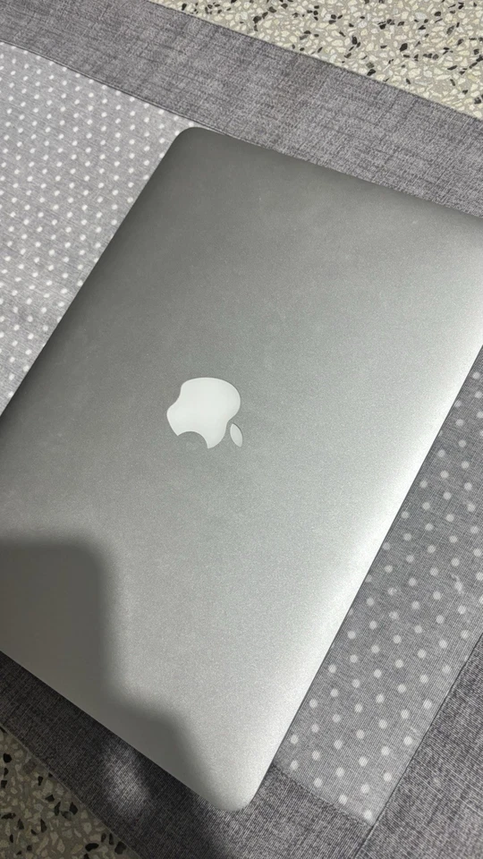 Apple MacBook Pro 13,3" (128GB SSD, Intel Core i5 5a Gen., 2,7GHz, 8GB RAM)... - Immagine 3 di 4