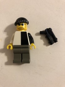 LEGO BATMAN 7781 RARE INCOMPLETE LOT-ONE MINFIGURE-MANUAL-TRUCK AND PARKING SKID