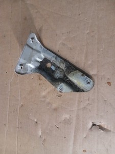 VW Golf 5 V 1K Kotflügelhalterung Koti Halter Träger Vorne rechts 1K6821136