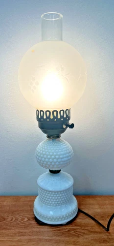 Hobnail White Milk Glass Bedroom Table Lamp 17.5” Vintage Works
