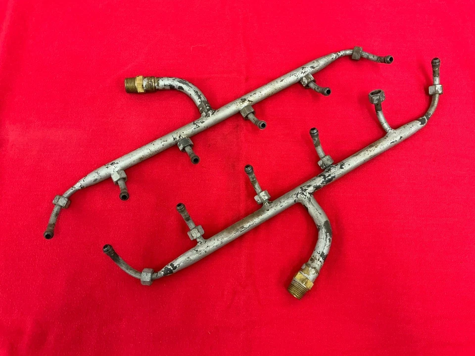 Conjuntos de tubos de inyección de aire Ferrari 365 GTB/4 y GTS/4, un bonito par usado OEM Foto 2 de 2