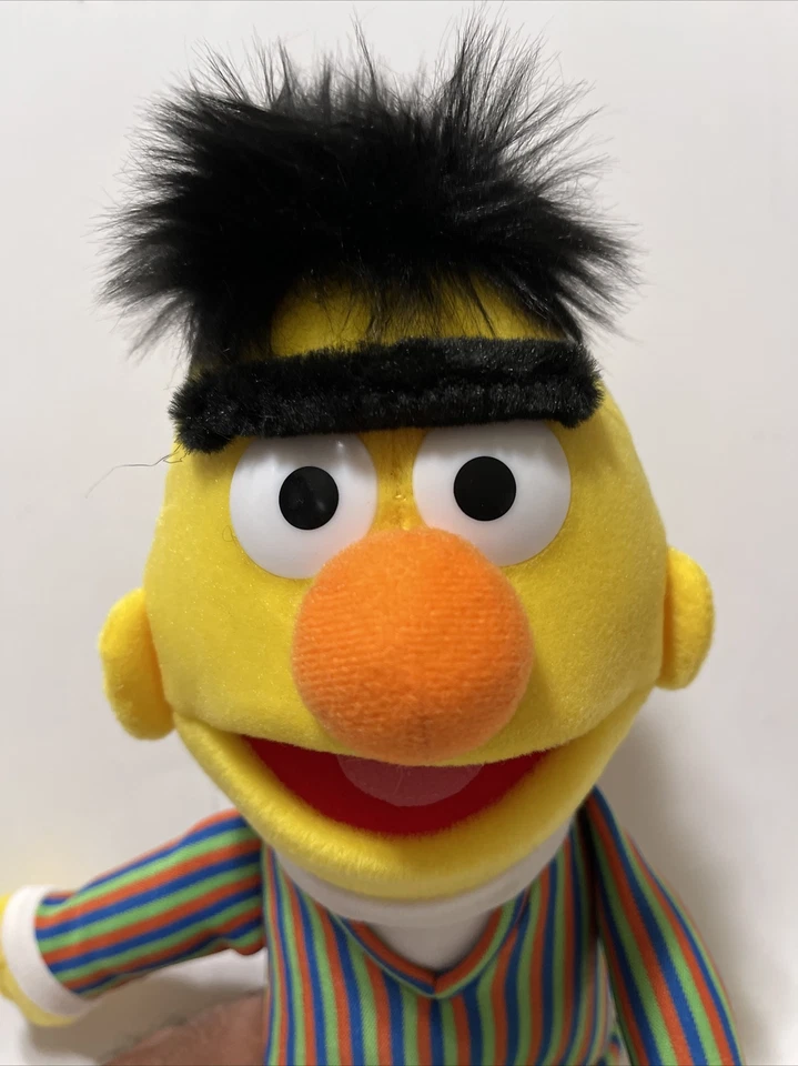 Muñeca de peluche Sesame Street Bert 14 pulgadas de Gund excelente estado 2018 Foto 2 de 4