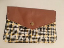 Ipsy September 2021 Glam Bag make-up snap bag