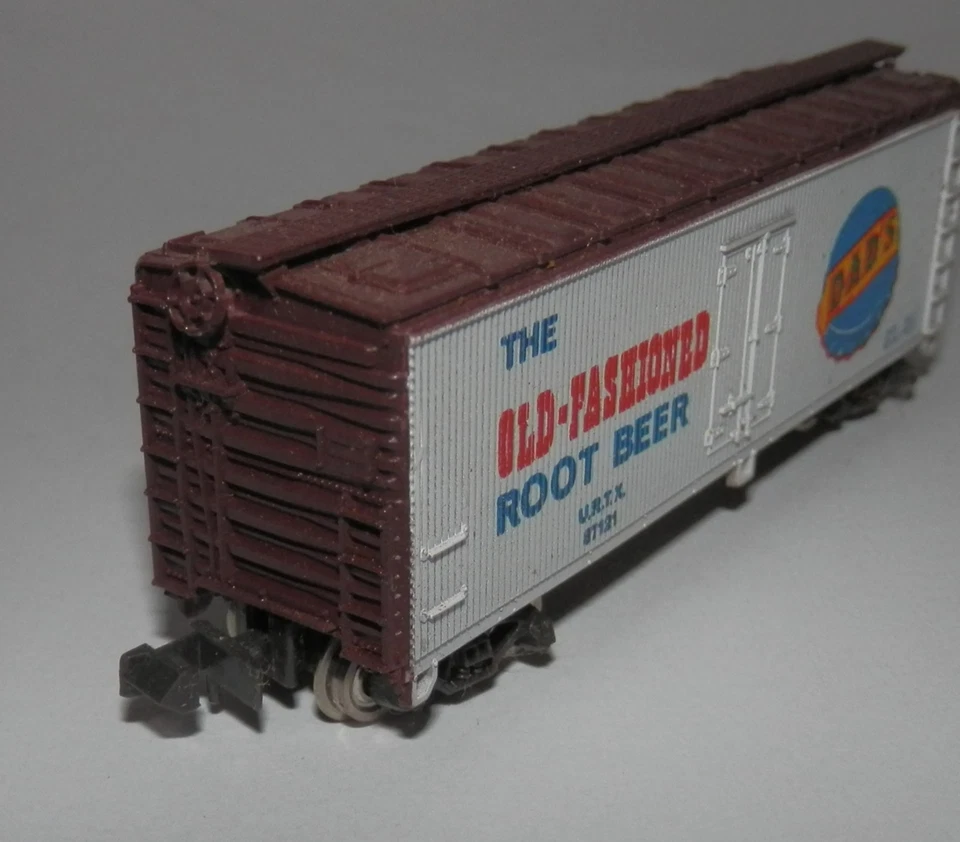 Frigorífico de madera Oldie #1351-S Con-Cor escala N 40' Dad's Root Beer URTX 87121 Foto 2 de 4