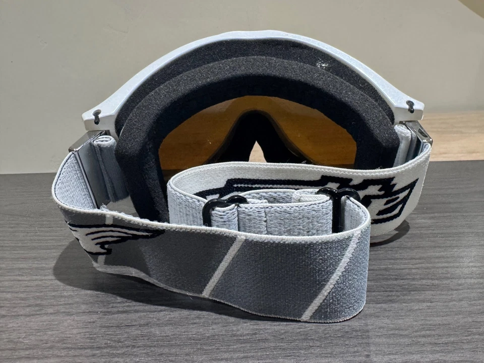 Vintage NOS Arnette Series 2 Snowboard Goggles - White / Chrome - Unworn - Image 4 of 4