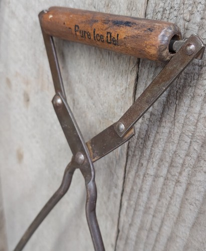 Antique Wood Handled Pure Ice Delivery Advertising Ice Block Tongs Tool Buffalo - Foto 2 di 3
