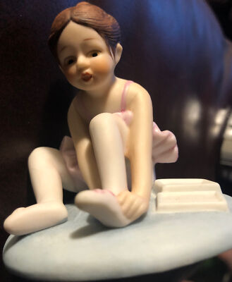 Vtg Porcelain figurine Girl Ballerina Ballet Shoes Pink 1981 3  Dancer Dance