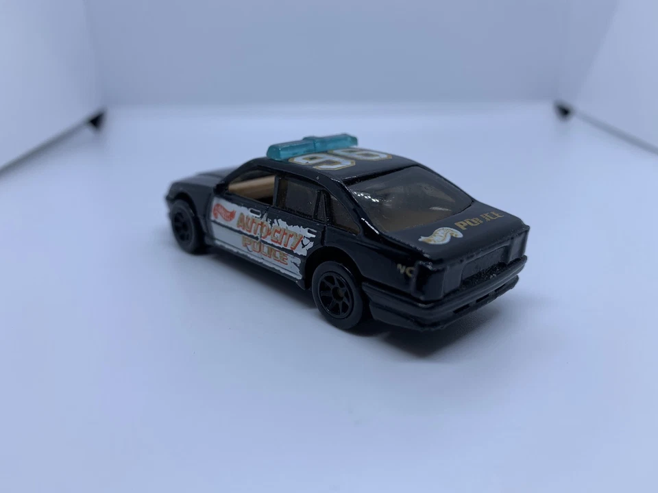 Hot Wheels - Auto City Holden Commodore Coche de Policía De Colección - 1:64 - USADO Foto 4 de 4