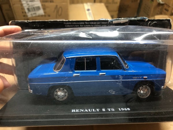 RENAULT 8 TS 1968 colección 1:24