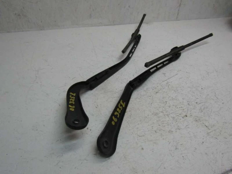 2006-2011 宝马 325i 328i 335i SEDAN 前挡风玻璃擦拭臂左臂 — 第 4/4 张图片