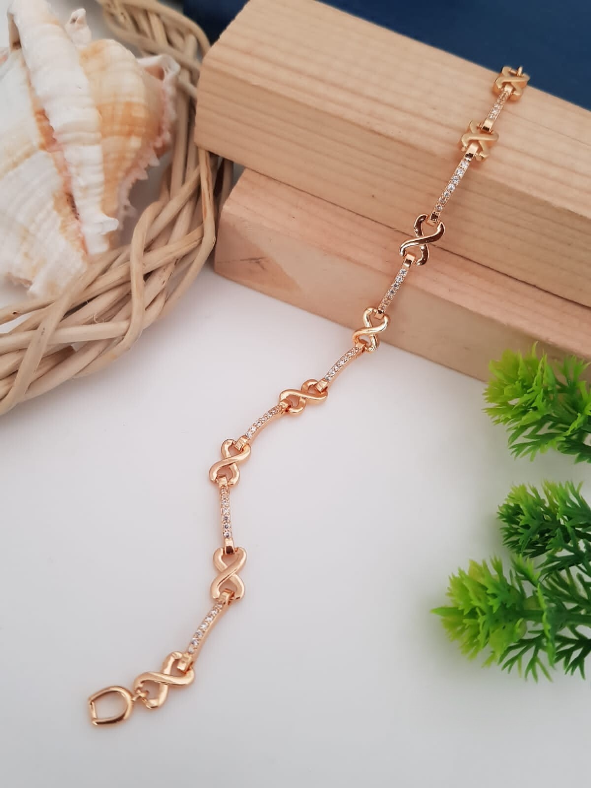 Stainless Steel Love Knot Infinity Bracelet with Diamonds for Women-image