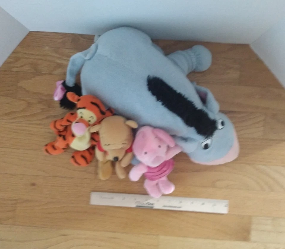 Lote 4 Peluches Eeyore Winnie the Pooh Piglet Tigger Disney Aplausos Foto 3 de 4
