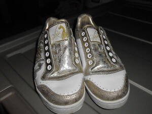 Baby Phat BP HI SCRIPT LOGO BP50815 White/Gold Classic Shoes Women