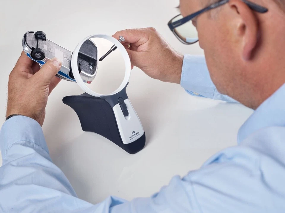 Lupa de bolso Schweizer ERGO-Lux MP iluminada 4X - FEITA NA ALEMANHA - 166122B - Imagem 3 de 3