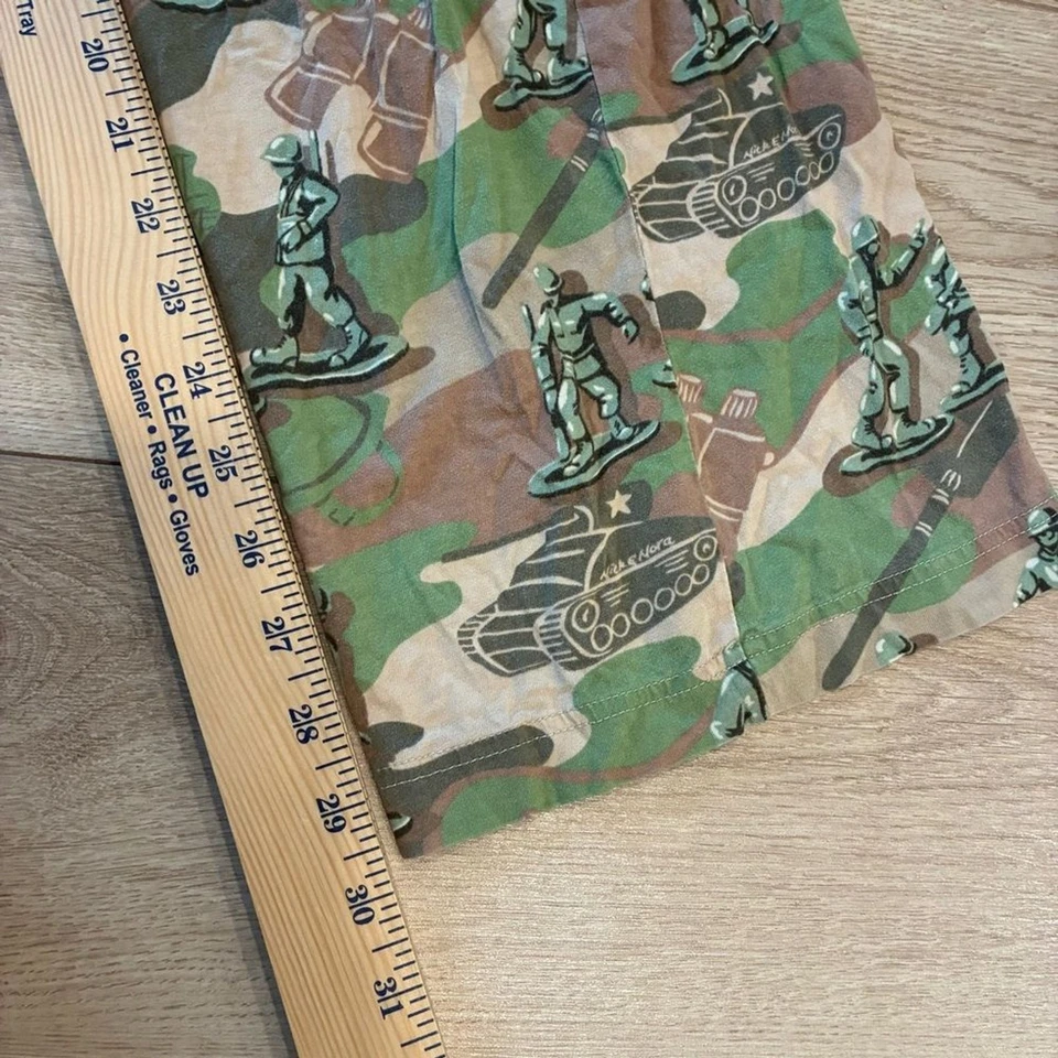 Nick & Nora Men’s Toy Army Men Green Camo Straight Leg Pajama Pant Size M - Image 4 of 4