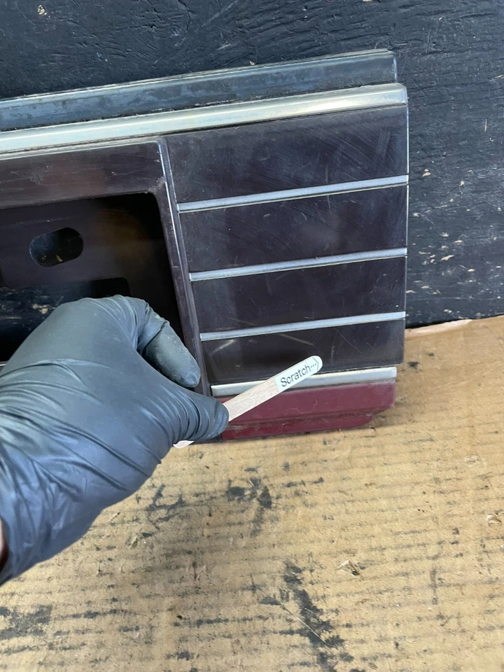 Soporte de placa de maletero trasero Mitsubishi Tredia 1985 a 1988 panel de ajuste S1173 PS Foto 4 de 4