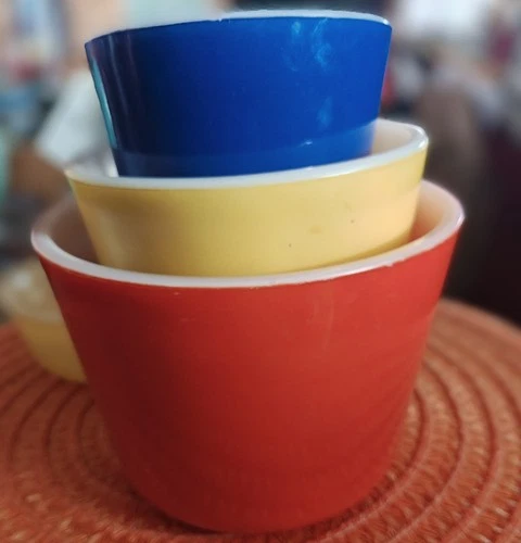 3 Piece Vintage McKee Primary Set Red Yellow Blue Nesting Bowls
