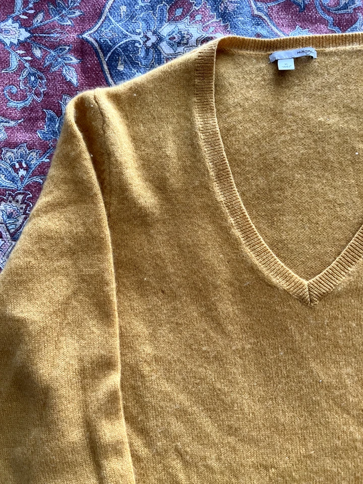 HALOGEN 100% Cashmere V-Neck Woman's' Tight Knit Sweater XL - Image 4 of 4
