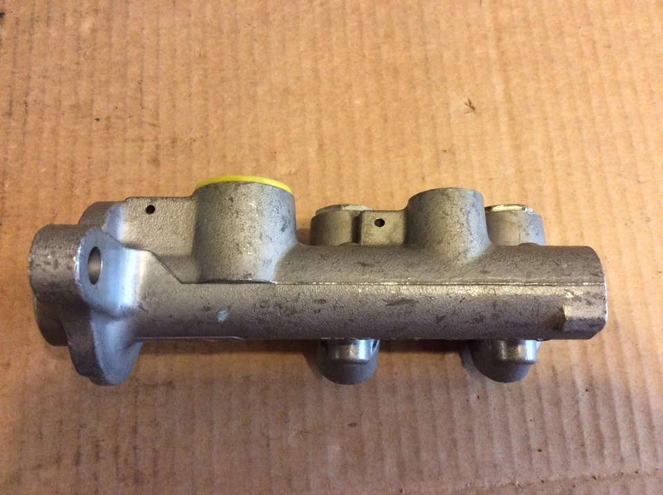 Cilindro maestro de freno Wagner R116666 para Chevy Lumina 94-01 sin ABS Foto 4 de 4