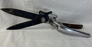 Vintage Ames Grass Shears Lawn Clippers Metal Hand Tool USA Yard Manual