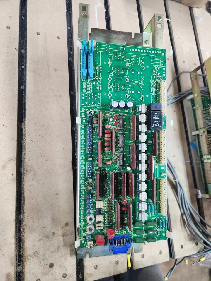 UNIDAD DE CONTROL DE VELOCIDAD FANUC A06B-6045-H001 H002 ELIMINADA DE NUMÉRICO GENERAL CNC Foto 4 de 4