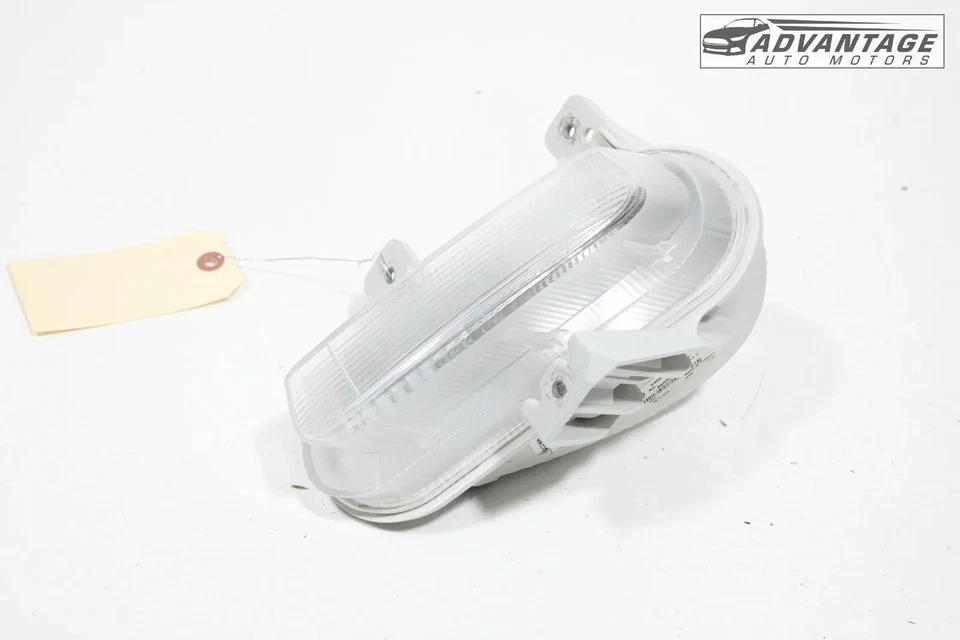 2019-2023 JEEP RENEGADE FRONT RIGHT PASSENGER SIDE TURN SIGNAL LIGHT LAMP OEM - Image 2 of 4