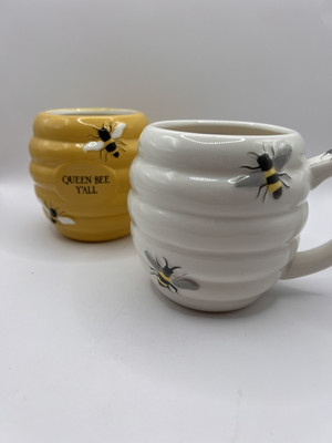 2 Paula Deen Queen Bee Ya'll Bee Hive Coffee Mug Cup Yellow White Honey Bee Mug