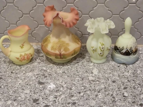 Fenton Burmese Glass Ruffled Rim Lot Of Handpainted Fenton Glass