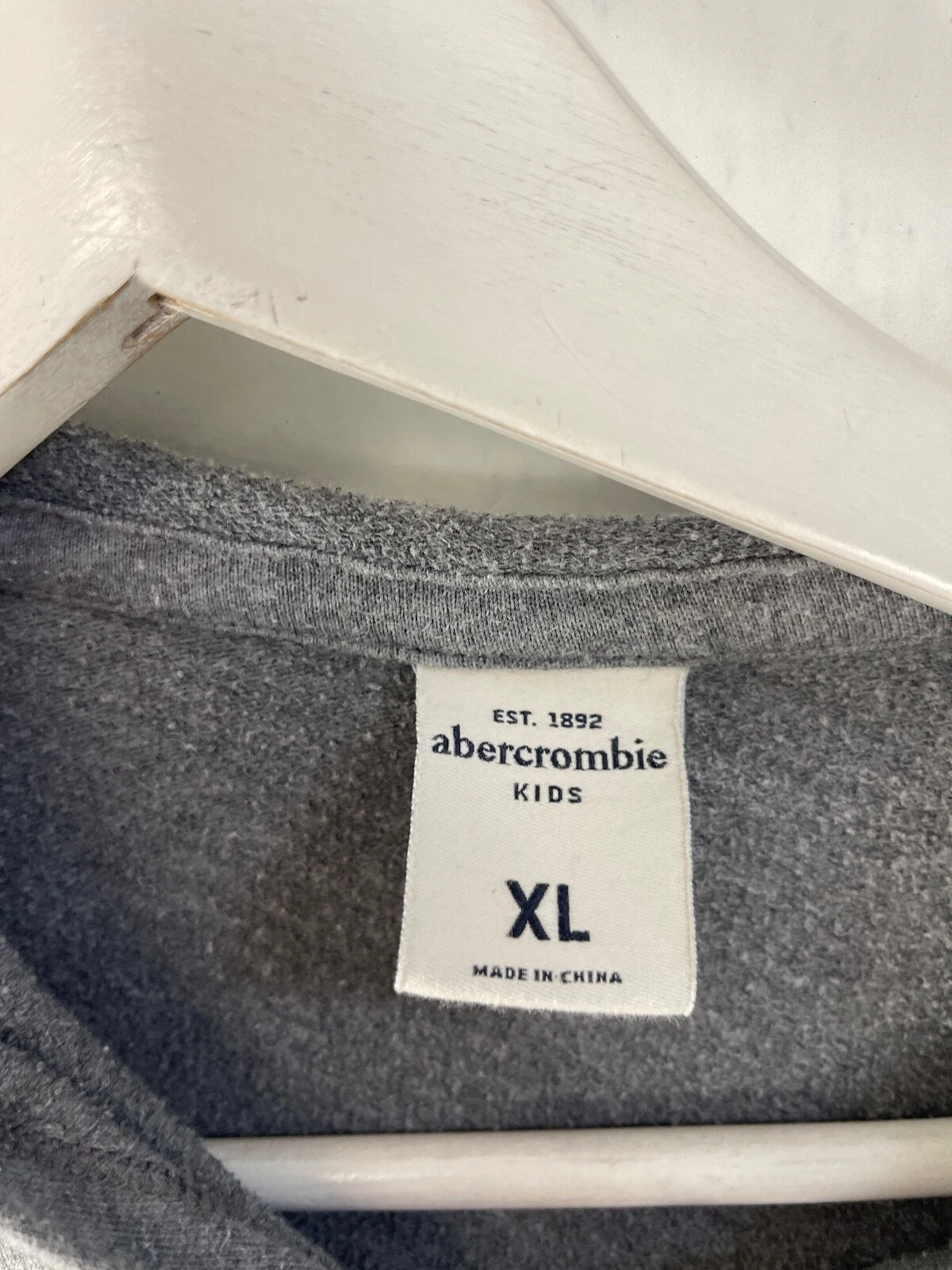VETEMENTS Felpa con cappuccio Abercrombie Ragazze Extra Large pullover Grigia Logo n95