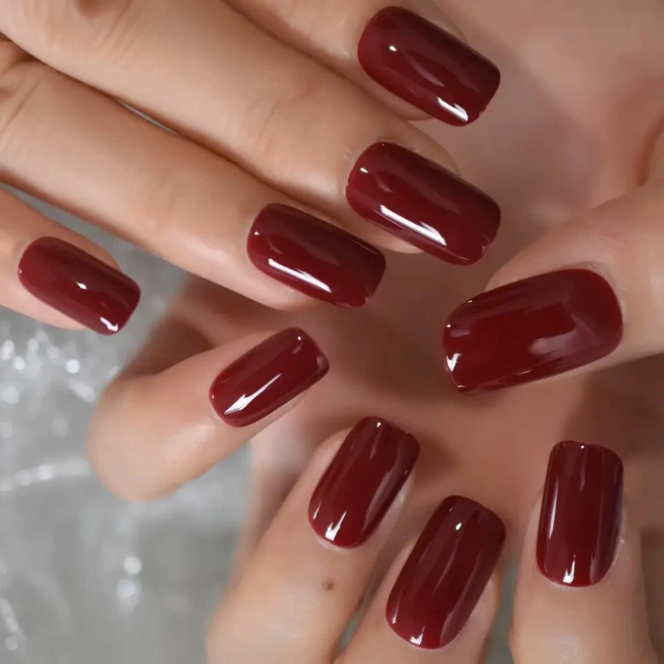 Maroon lv nails