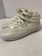 Ladies Reebok lifestyle freestyle Hi crackle High Top Sneakers RARE. Size 7.5