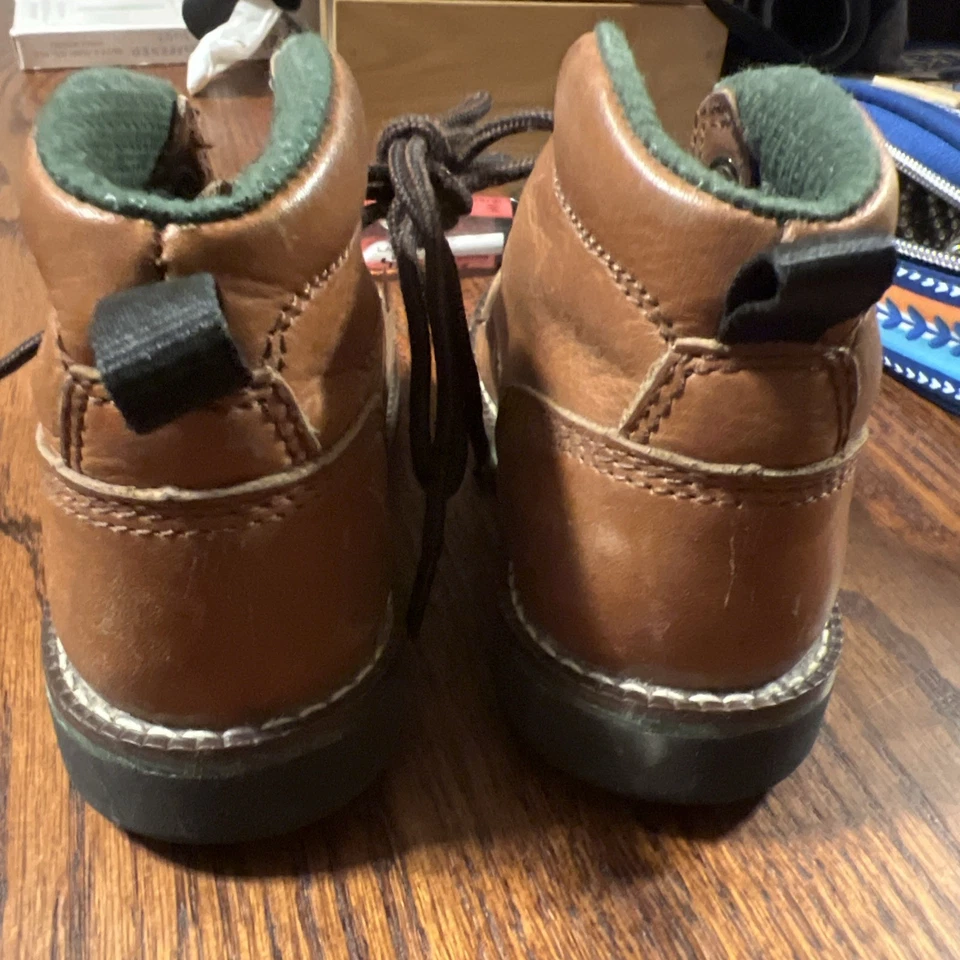 Botas de cuero John Deere talla 7M infantes, niño con cordones. Lindo!!! Foto 3 de 4