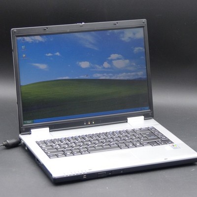Retro Notebook Hurican Salsa 8050Q Celeron 1300mhz 80GB HDD 512MB DDR Windows XP